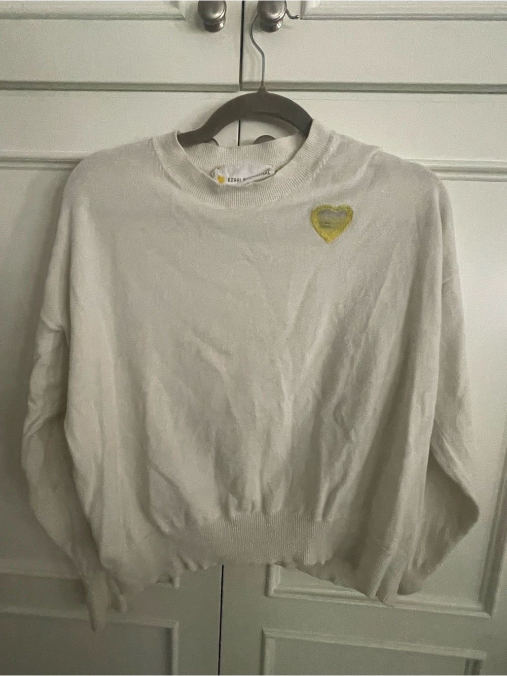 Kerri rosenthal White Crewneck Sweater sweatshirt  with Yellow Heart size xs